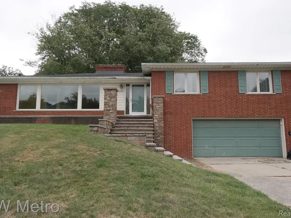 2442 Vinsetta Blvd, Royal Oak, MI 48073
