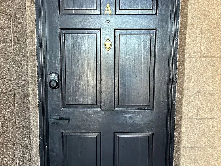 204 E Gottsche Ave — Photo 1