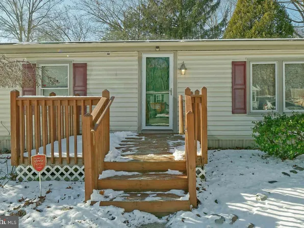 4 Elmwood Ct, Elmer, NJ 08318