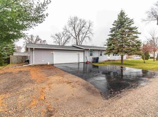 100 E Grant St, Poynette, WI 53955