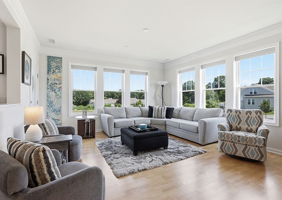 1st image of 6 Overlook Dr #204
