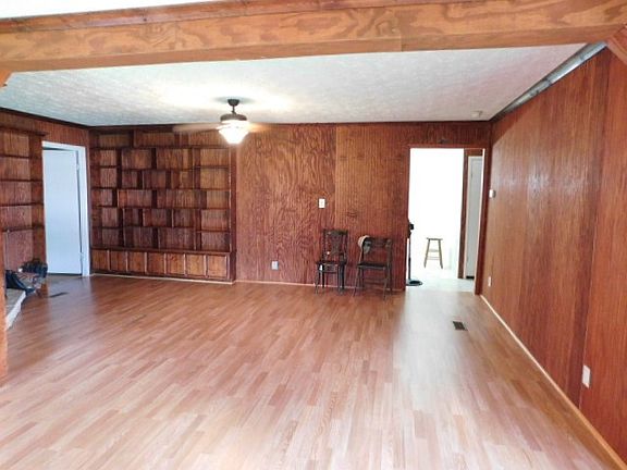 2nd image of 179 Driftway Ln