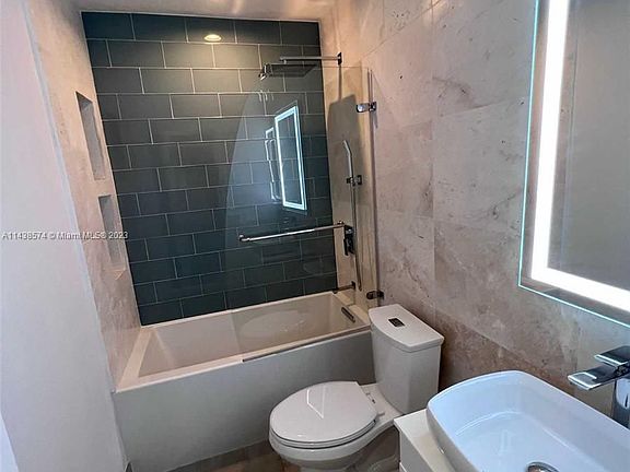 4th image of 2190 NE 68th St APT 523