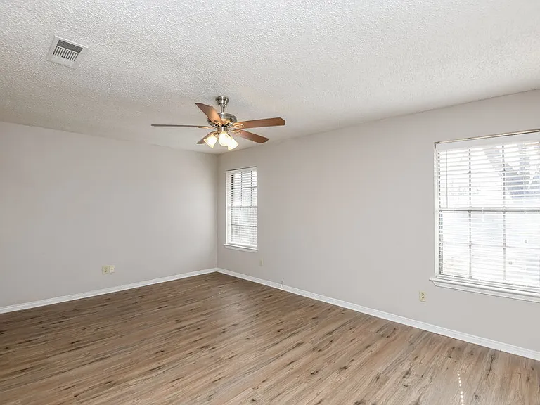 7528 Beckwood Dr — Photo 14
