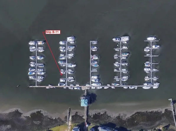 10th St E #B11, Folly Beach, SC 29439