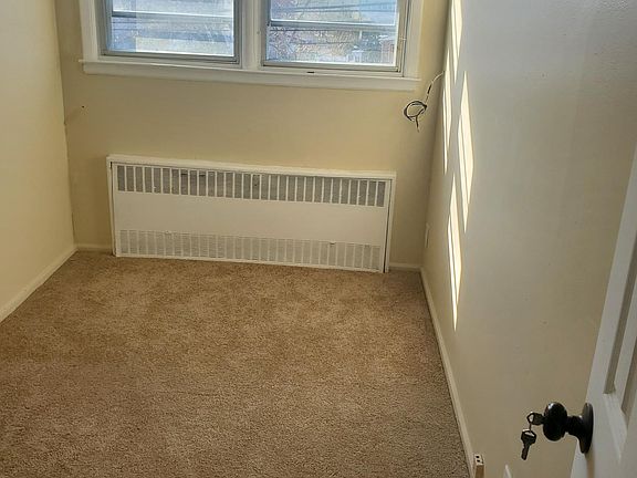 2nd image of 11653 142nd St Floor 2