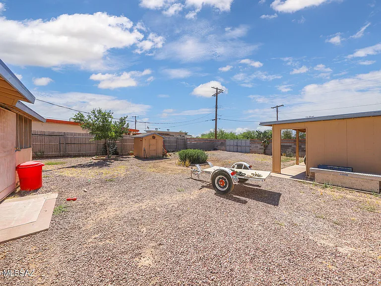 201 W Borrego St — Photo 22
