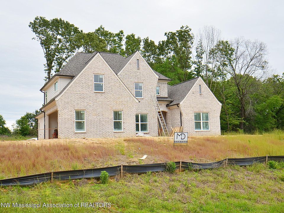 2nd image of 63 Fairview Trl