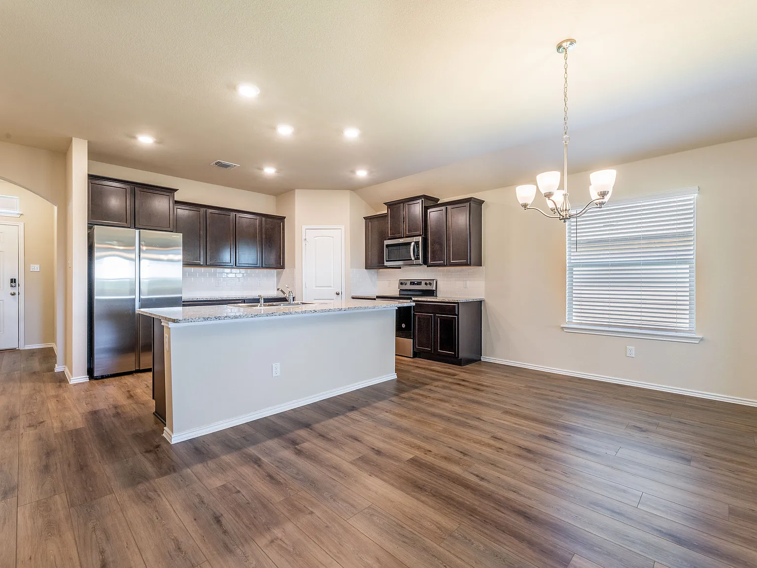 4 bed, 1786 sqft, $2,149 — Photo 3