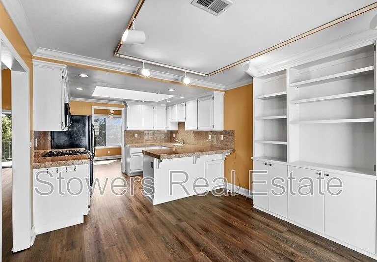 1825 N Forest Hill Pl — Photo 12