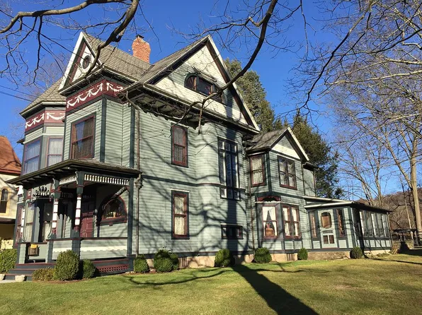 33 S Main St, New Milford, CT 06776