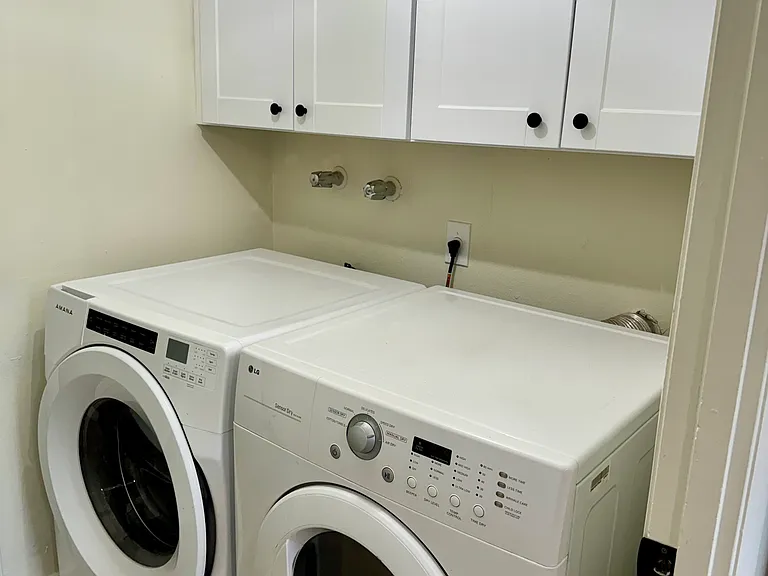 2810 E Clarendon Ave — Photo 12