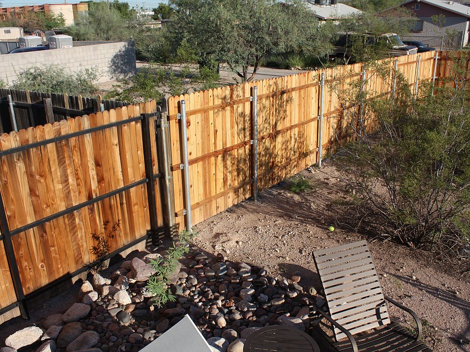 New large fenced in yard