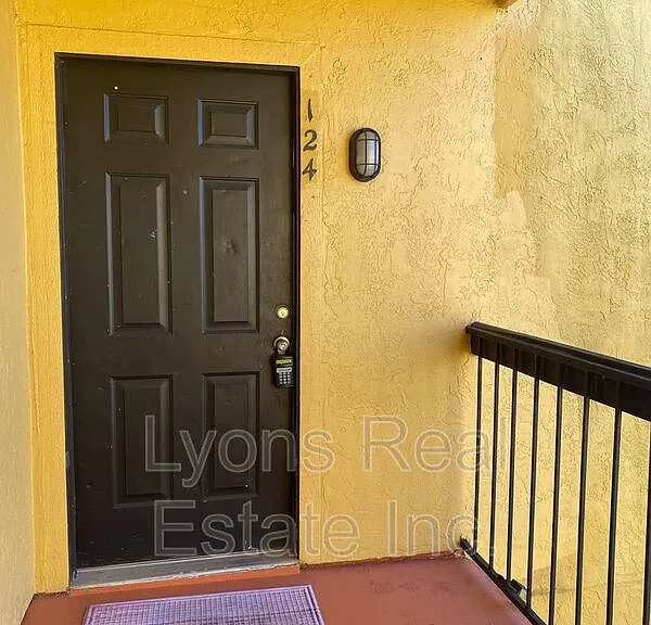 2855 Winkler Ave #124 — Photo 5