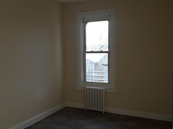 4th image of 139 Palisade Ave