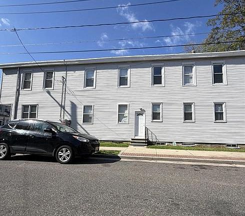 4th image of 217 3rd St