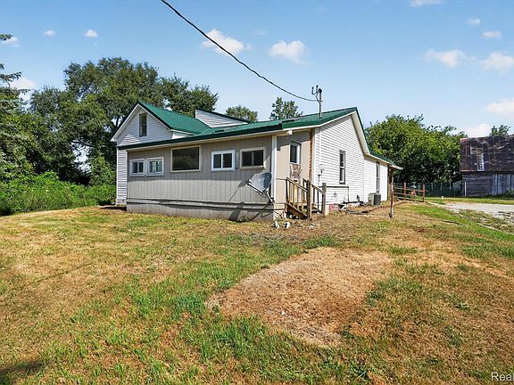 3rd image of 10470 Baldwin Rd