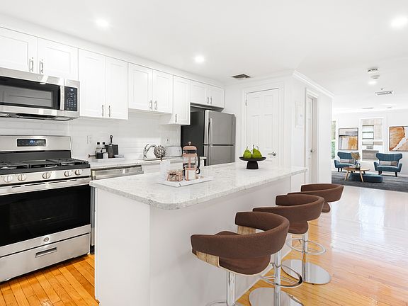 5th image of 367 E 62nd St #3