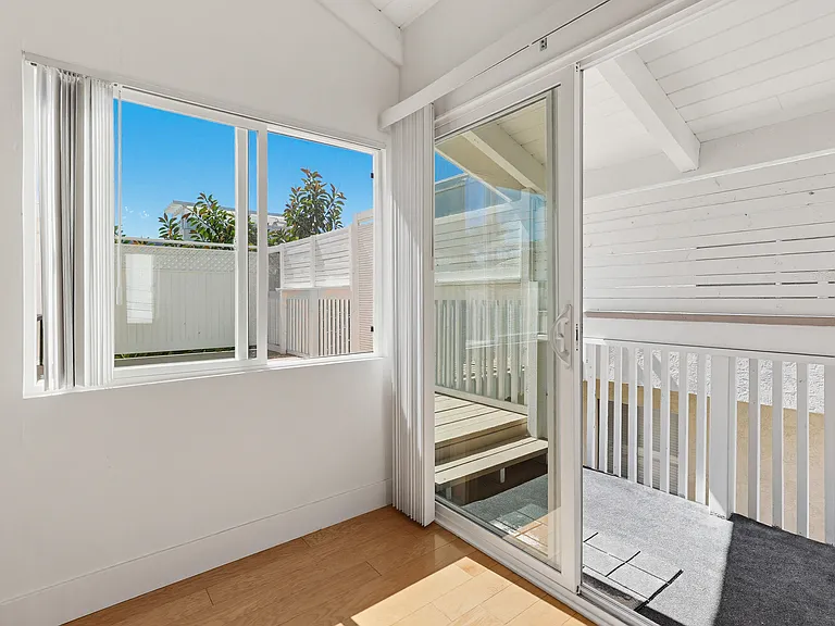 3733 Riviera Dr — Photo 13
