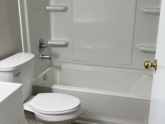 2nd image of 620 Miami Dr #4
