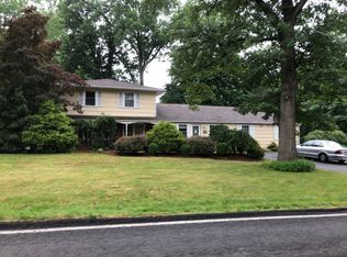 25 Campbell Ave, Airmont, NY 10901