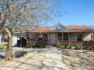 23038 Grand Spring Dr, Elmendorf, TX 78112