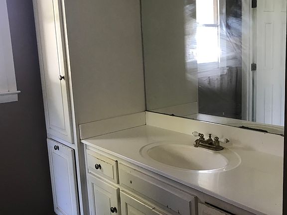 5th image of 819 Mimosa Dr