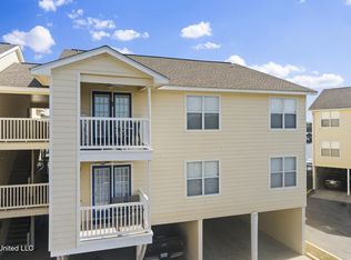 2421 Beach View Dr #H15, Ocean Springs, MS 39564