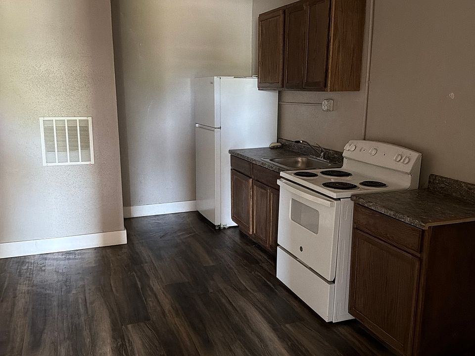 1st image of 122 N Main St #C
