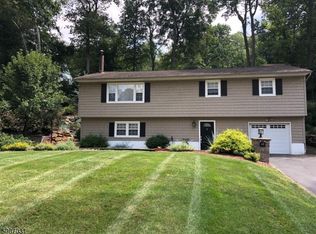 43 Adelphi Trl, Hopatcong, NJ 07843