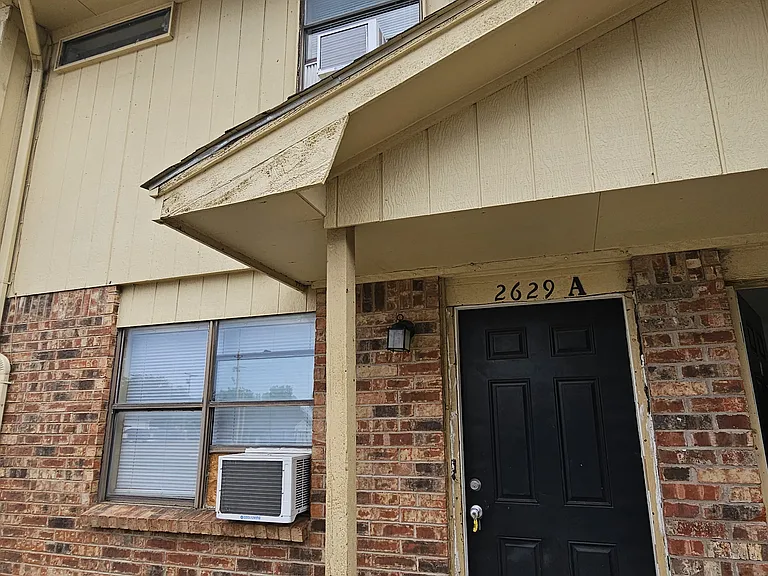 2629 SW H Ave #A — Photo 2