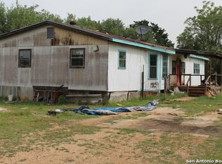 1706 River Trail Rd, Pipe Creek, TX 78063