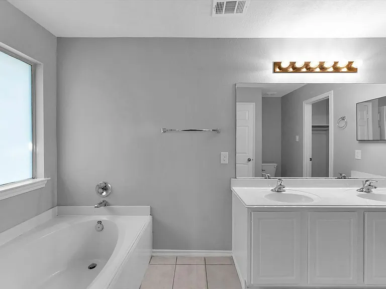 16007 Sandy Path Ln — Photo 41