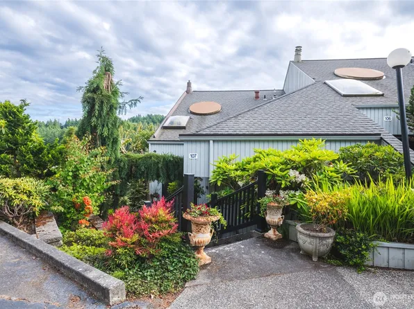 107 Shelter Bay Drive, La Conner, WA 98257