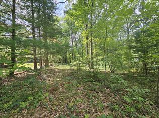 92 Valley View Rd, Harrison, MI 48625