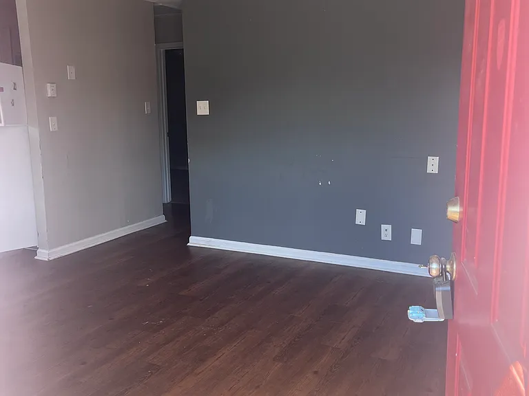 910 Calvin St #D — Photo 3