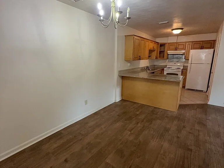 921 Wickford Dr — Photo 10