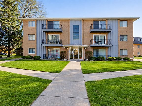 2nd image of 4819 W 109th St #3103
