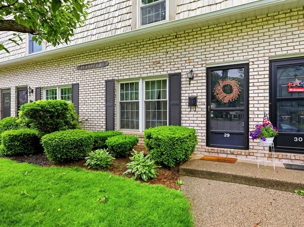 29 Plantation Dr #29, Agawam, MA 01001