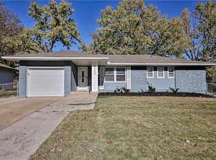 16400 E Crackerneck Rd, Independence, MO 64055