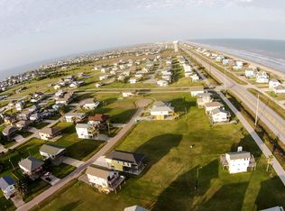 4111 Temprano Dr, Galveston, TX 77554