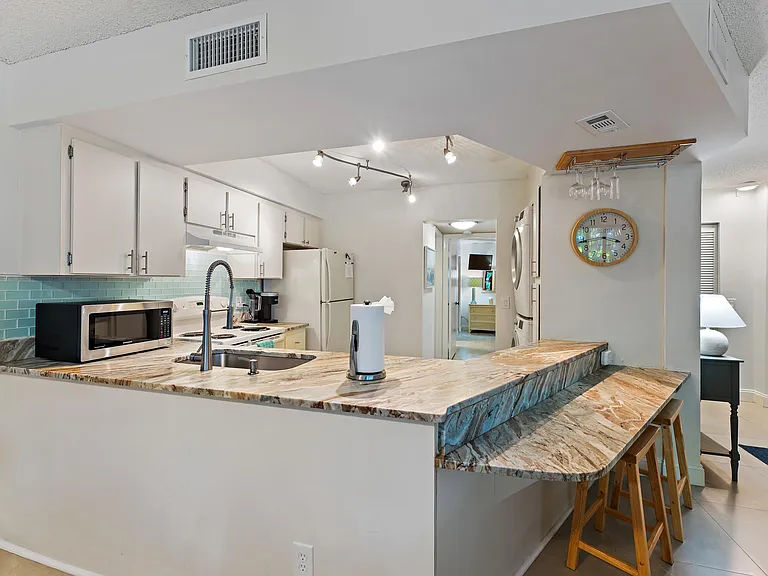 1605 S US Highway 1 #E104 — Photo 16