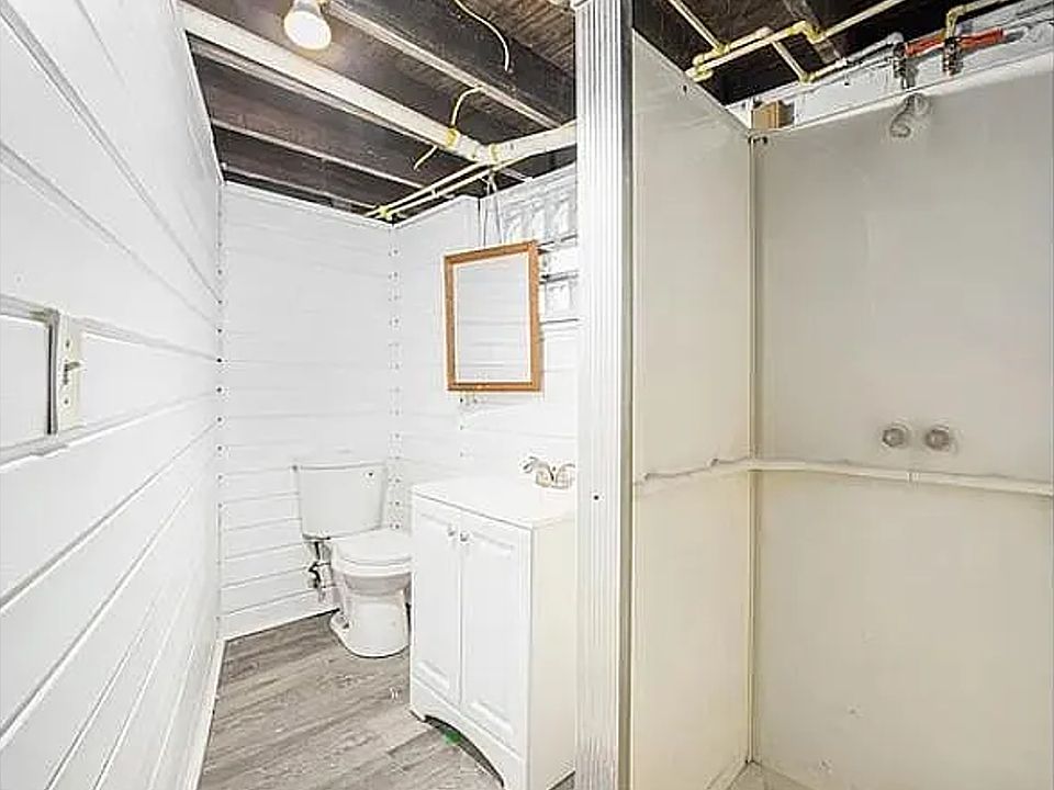 1st image of 16174 Friend Ave