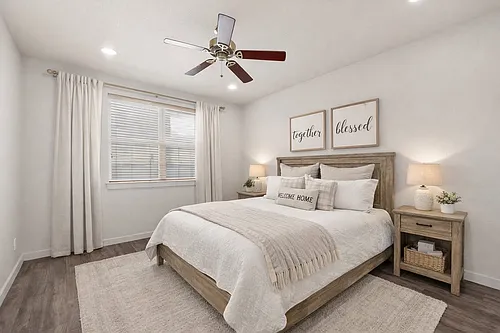 111 E Davis St #201 Photo 1