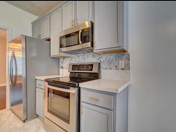 4th image of 111 Kings Gate Dr