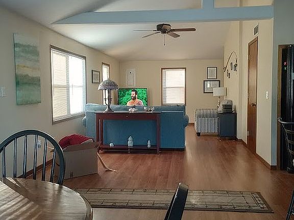 5th image of 20800 262nd St