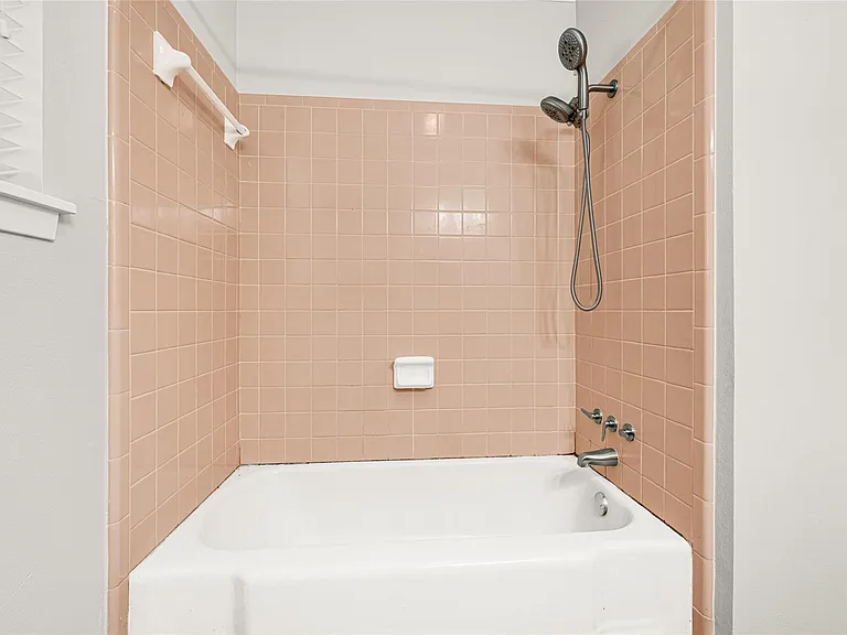 9927 Southport Dr — Photo 16