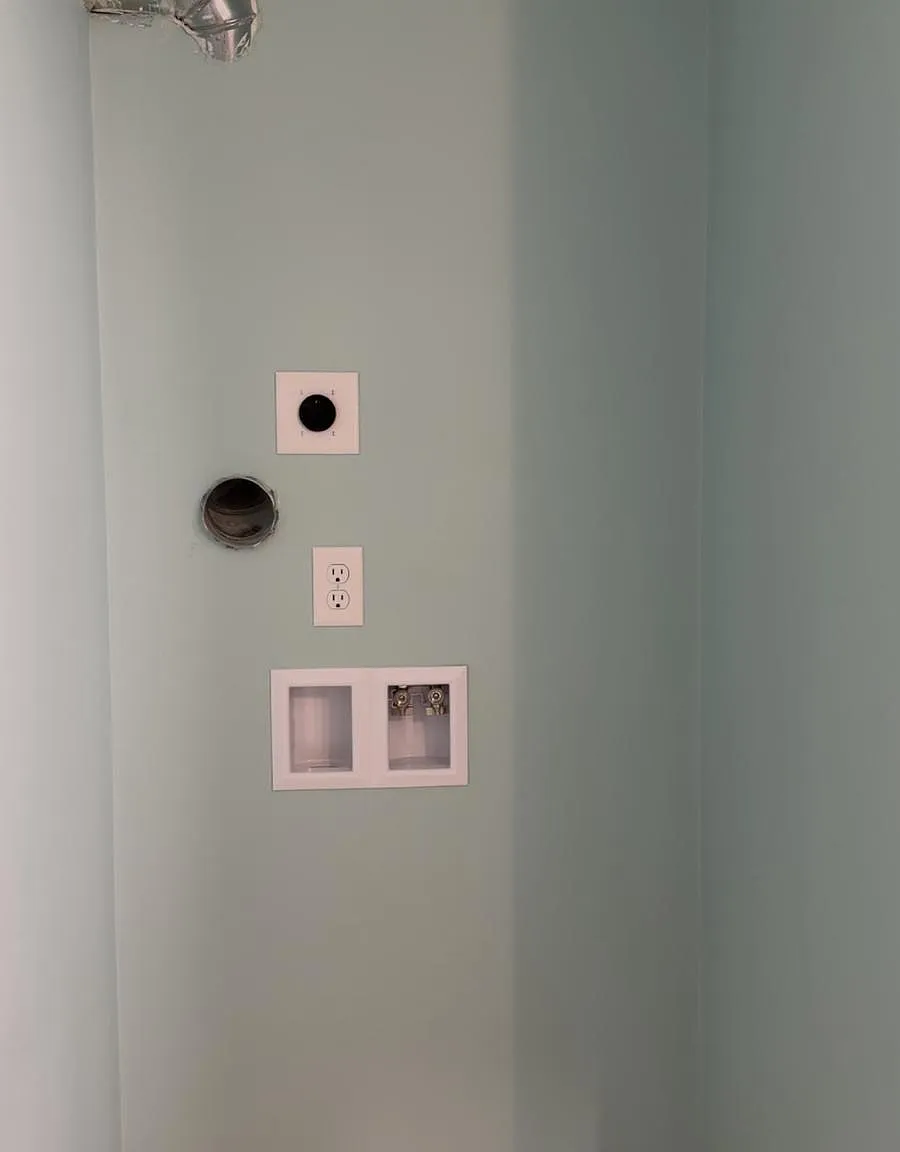 104 Hilltop Dr — Photo 2