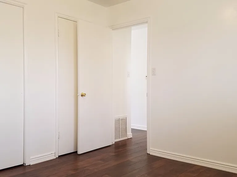 370 E. 200 N. — Photo 14