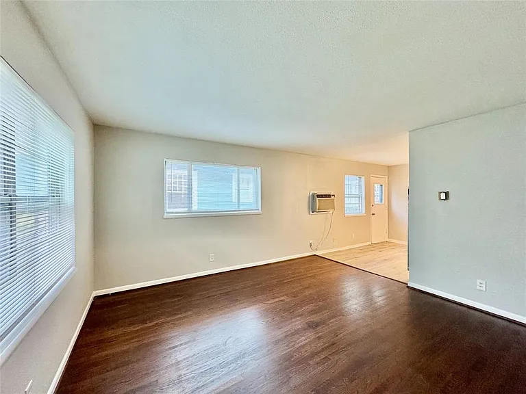 4916 Worth St #1 — Photo 2